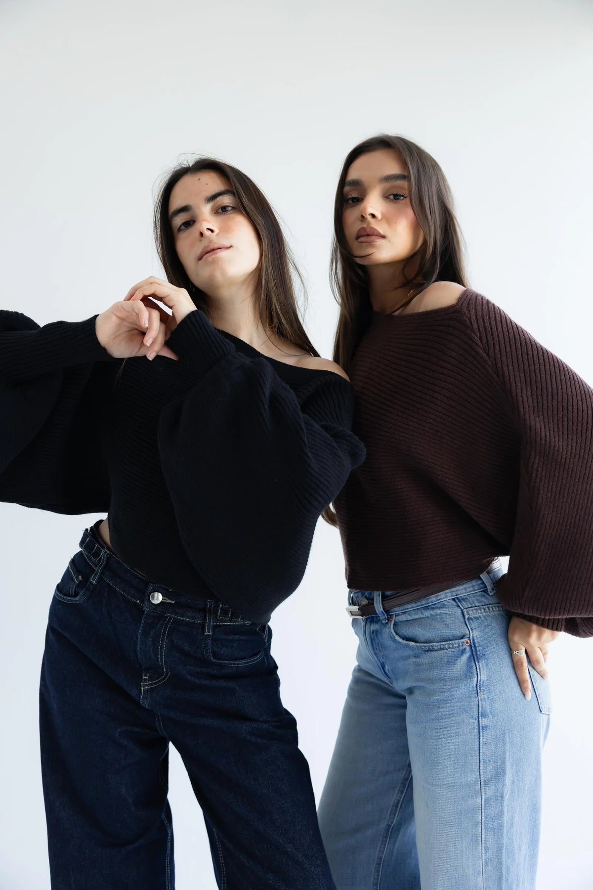 Luna pullover in black and cocoa brown